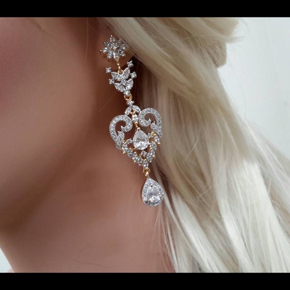 NWT Crystal Statement Necklace Set - Picture 5 of 8